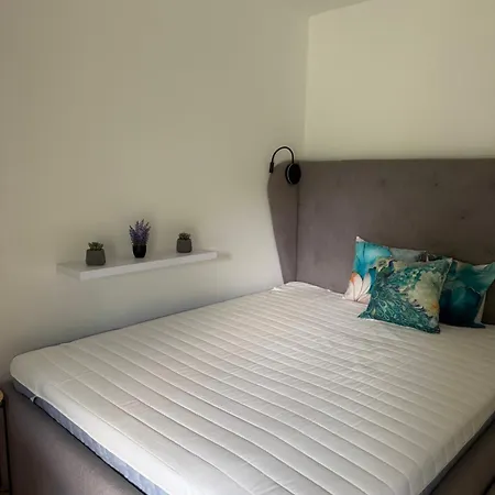 Apartman Lari